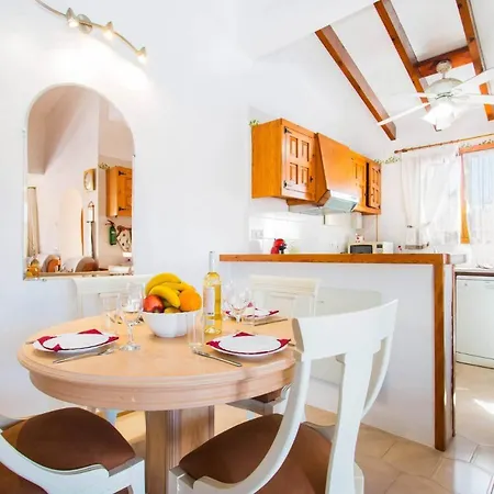 Toni - Plusholidays * Calpe